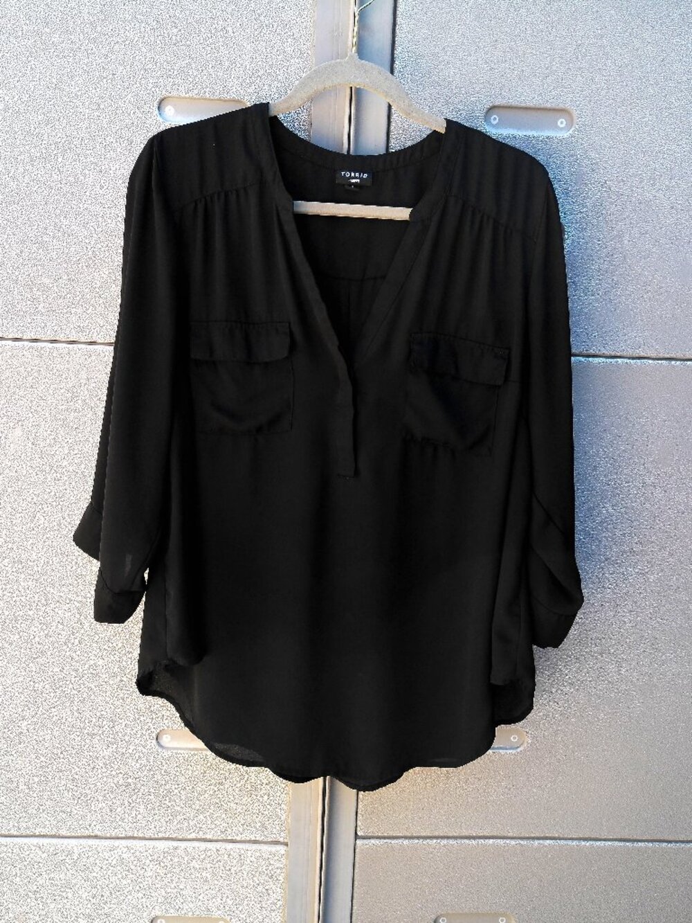 Torrid Harper Blouse Size 1X Black & Ivory Roll tab sleeves Lot of 2 Blouses